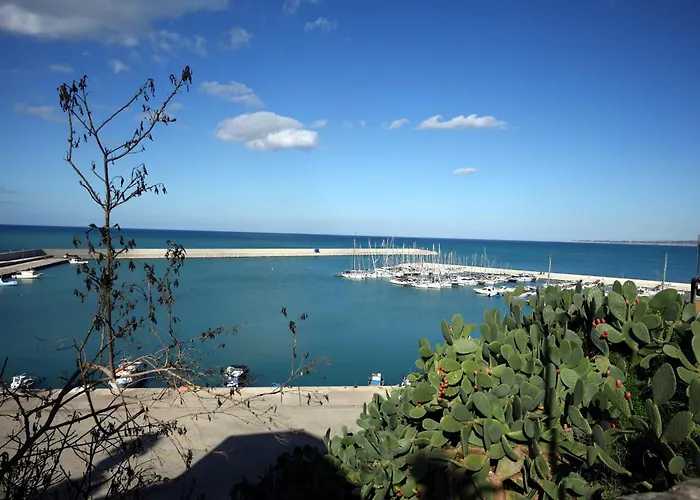 L'arco Sul Mare *