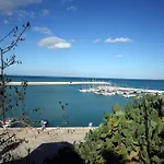 L'arco Sul Mare *